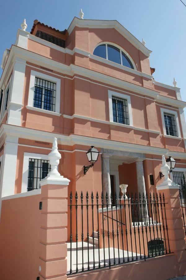 Colegio Mayor Careu - Women Only - University Community Sevilla Eksteriør bilde
